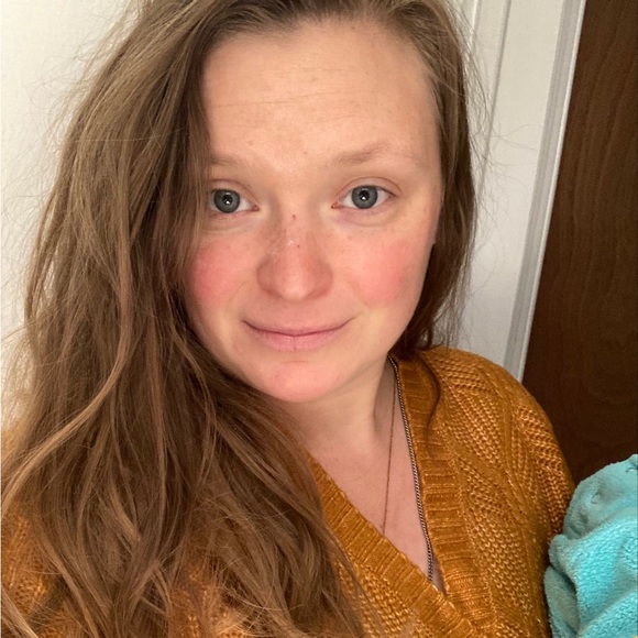 Meet your Posher, Kate - Picture 2 of 2